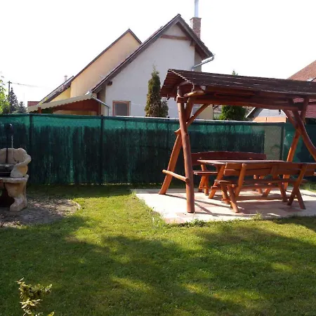 Semesterbostad Balatonmariafurdo, Somogy 1